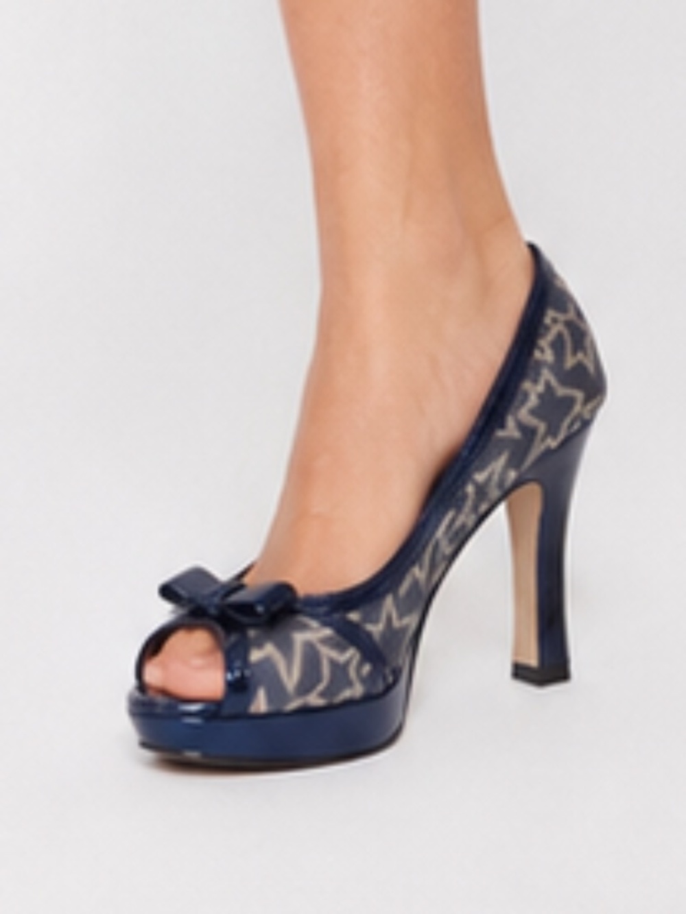 Steve Madden Blue Star Print Peep-Toe Platform Heels | Size 7